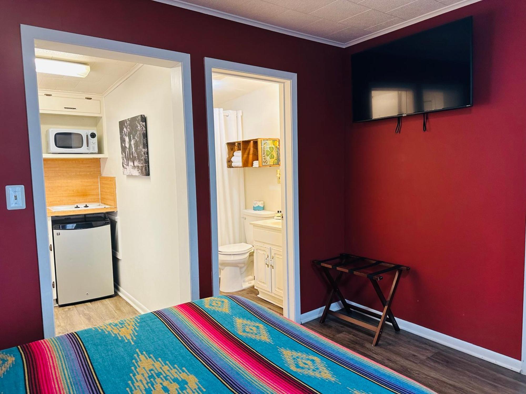 Hotel Kitsmiller On Main Фредериксбург Екстериор снимка