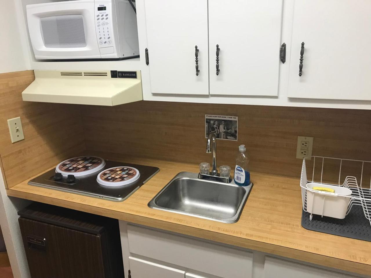 Hotel Kitsmiller On Main Фредериксбург Екстериор снимка