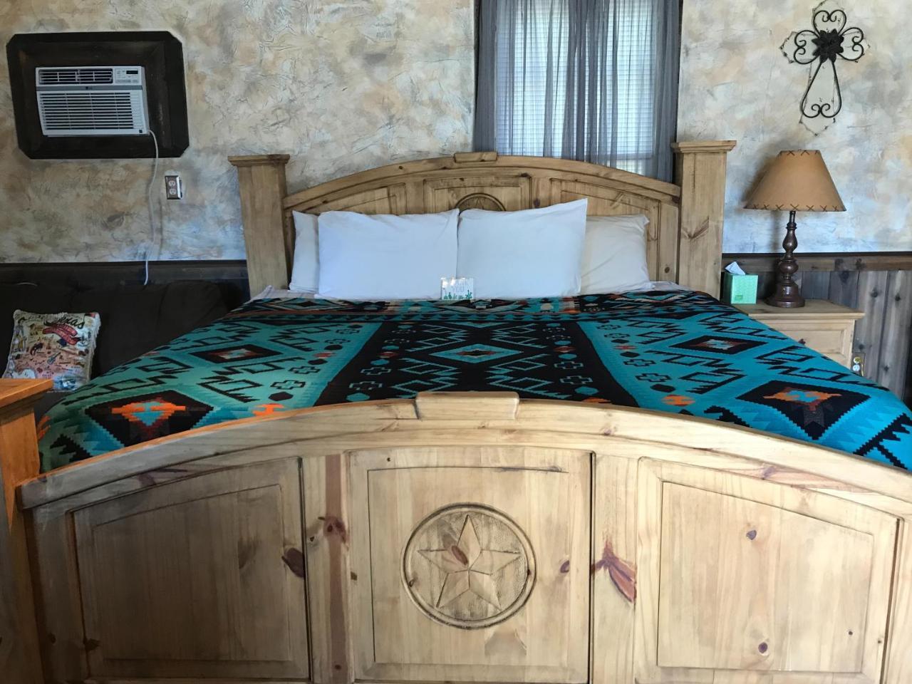 Hotel Kitsmiller On Main Фредериксбург Екстериор снимка