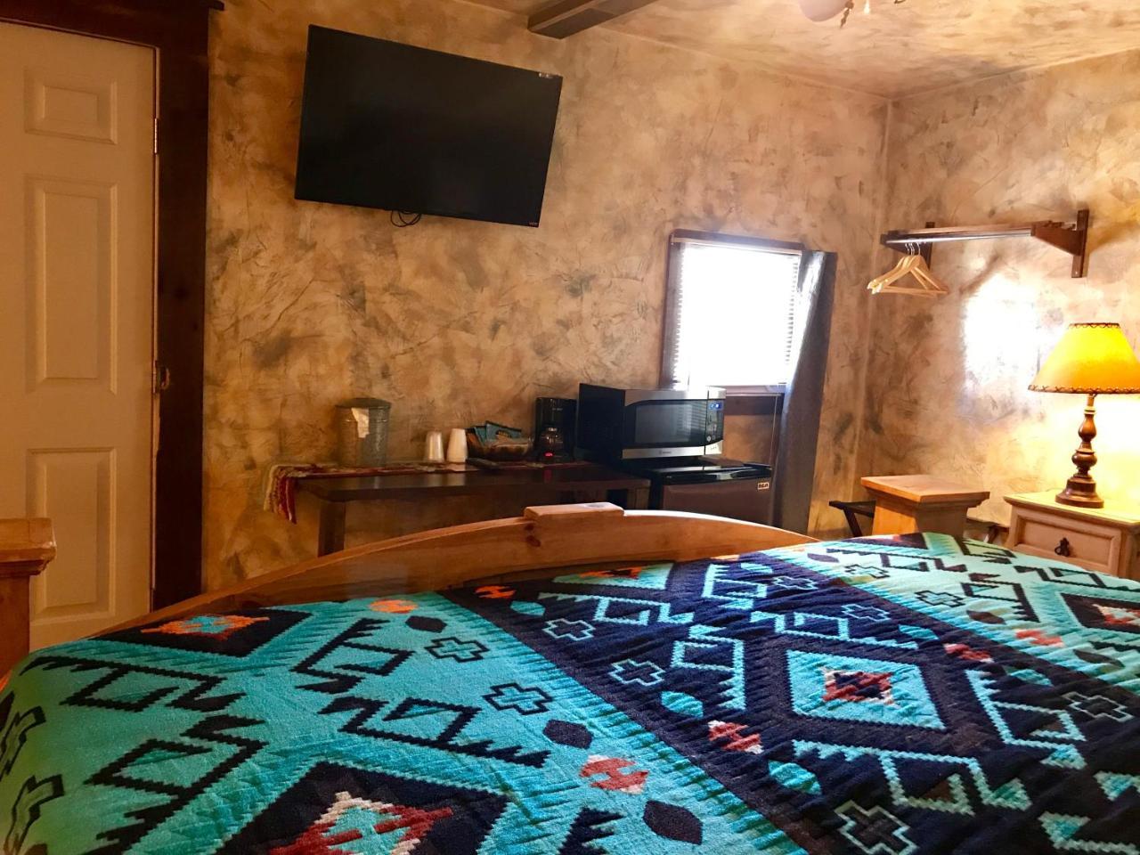 Hotel Kitsmiller On Main Фредериксбург Екстериор снимка
