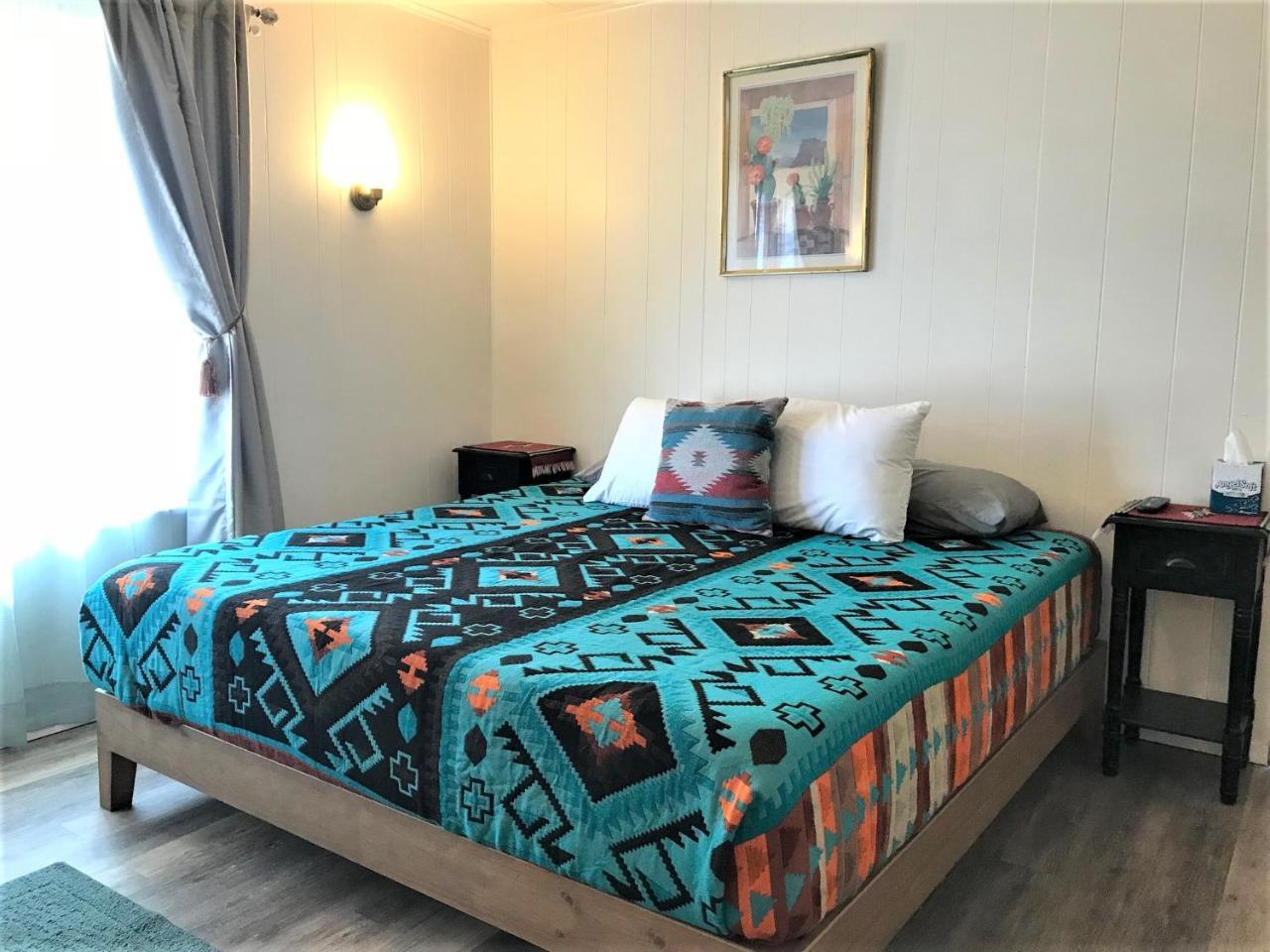 Hotel Kitsmiller On Main Фредериксбург Екстериор снимка